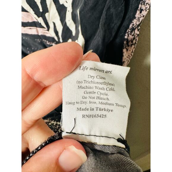 UNTITLED IN MOTION Lelaki Multicolor Abstract Design Satin Slip Skirt Size XL - Picture 12 of 12